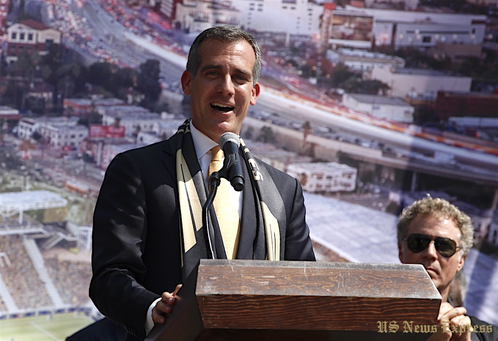 Los Angeles Mayor Eric Garcetti joined hundreds of supports and LAFC leadership. Photo by Keyang pang
